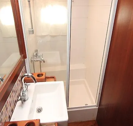 Barbaros Yachting Luxury Private Gulet 6 Cabins 보트호텔 *