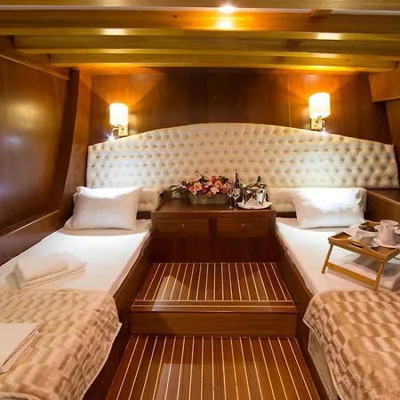 보트호텔 Barbaros Yachting Luxury Private Gulet 6 Cabins *