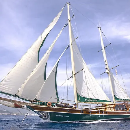 보트호텔 Barbaros Yachting Luxury Private Gulet 6 Cabins Bodrum